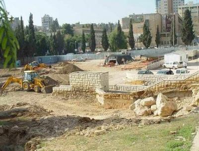 بلدية الاحتلال تخطط لتدمير مقبرة مأمن الله بالقدس