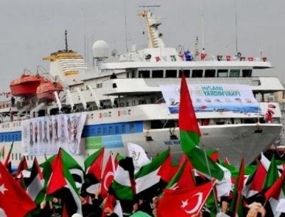 ممثلون عن حركة التضامن و السفير عودة يستقبلون النائبه الإسبانيه التي شاركت باسطول الحريه الثالث