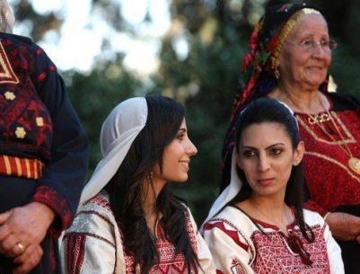 توصيات الديوان الثقافي الساحوري وبلدية بيت ساحور والمشاركون في ندوة 