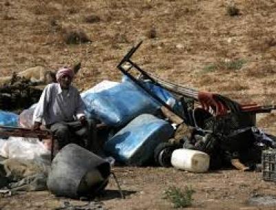 الاحتلال يسلم إخطارات بوقف البناء بمنشآت في الأغوار