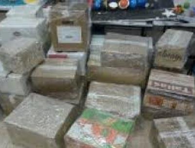 اللجنة الشعبية للخدمات في مخيم الدهيشة توزع 425 طردا غذائيا على مخيمات اللاجئين في المحافظة