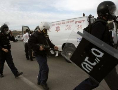 وحدة القمع تعتدي بالضرب على الأسير احمد سعدات