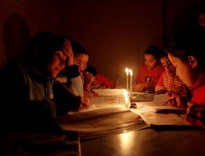 غزة تحت الظلام