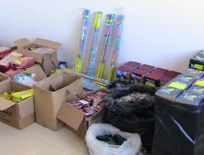 الشرطة تضبط أكثر من 700 عبوة من الألعاب النارية في الخليل