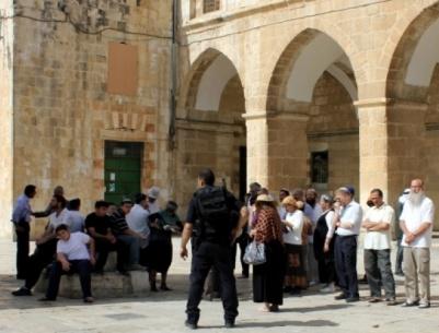 مستوطنون يقتحمون الأقصى من باب المغاربة