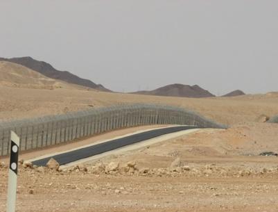 اسرائيل تعيد فتح طريق 12 على الحدود المصرية