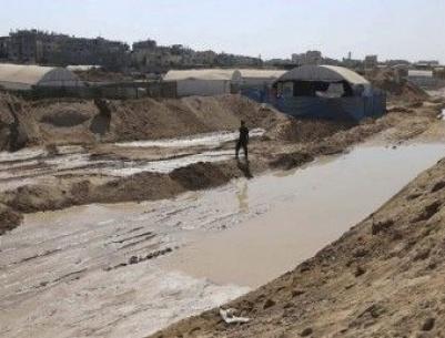 تحذيرات فلسطينية من خطورة الخندق المائي المصري على حدود غزة