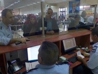 مهنا: إغلاق قاعة المغادرين في معبر الكرامة اليوم الثلاثاء