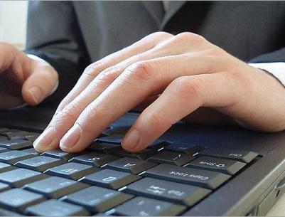 جريمة ابتزاز مالي عبر الفيسبوك والشرطة تلقي القبض عليه ” تفاصيل “