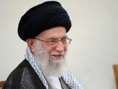 خامنئي يطالب السعودية بالاعتذار للمسلمين