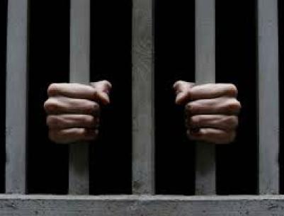 الأسير أعمر معزول بظروف سيئة في 