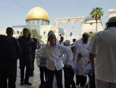 نتنياهو يعمل على تغيير الوضع بالأقصى وتكثيف الاستيطان