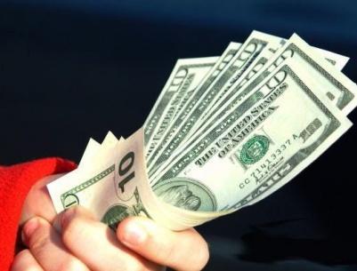 الدولار يعود للهبوط