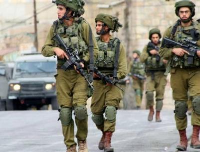 الاحتلال يحتجز عشرات المواطنين على مدخل بلدة ترمسعيا