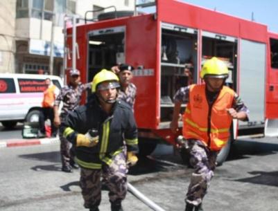 دفاع مدني بيت لحم يحمي عائلة ويخمد حريق منزل في الدهيشة