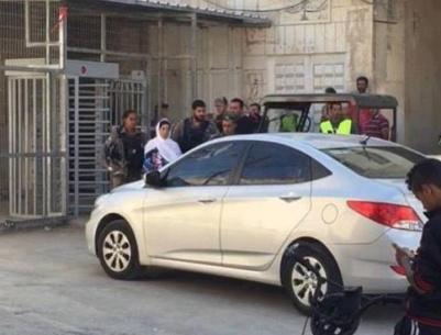 الخليل: اعتقال فتاة بزعم تخطيطها لتنفيذ عملية طعن