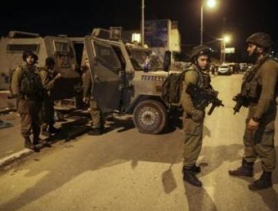 الاعلام العبري : سيارة فلسطينية حاولت دهس مجموعة من جنود الاحتلال قرب “حلميش”