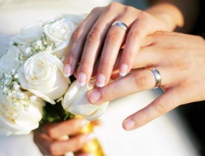 مشاجرة في مول تنتهي بحفل زفاف