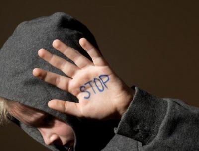 صوّرت اغتصابها لصبي في الـ11 من عمره لأكثر من عامين...وباعت الفيديو!