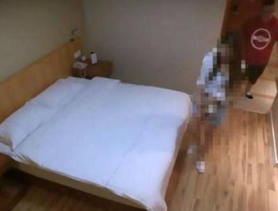 عرضت عذريتها للبيع مقابل الحصول على أيفون 8... لقنت درساً لن تنساه أبداً!