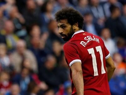 عملاق إسباني يسعى لضم محمد صلاح في يناير