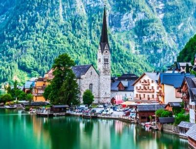 بالصور.. بحيرة هالشتاتر سي جنة الله على الأرض