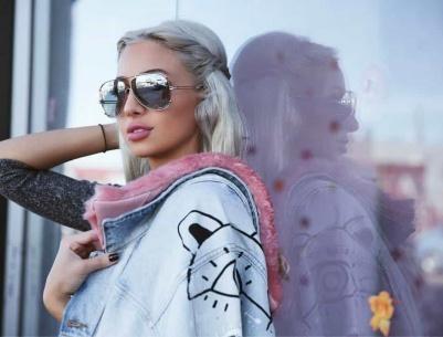 بالصور- موديل روز تلتقي جيجي حديد.. والمتابعون يقارنون ويسخرون