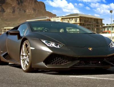 بالصور: “لامبورجيني” تكشف النقاب عن سيارة كهربائية خارقة تصلح هيكلها الخارجي ذاتيًا