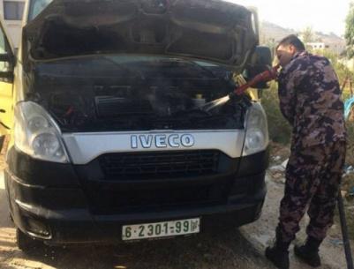 احتراق حافلة روضة أطفال في طولكرم