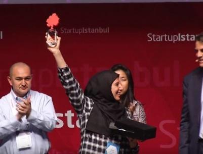 نور الخضري تمثل فوز فلسطين بالمرتبة الثانية في ستارت أب اسطنبول