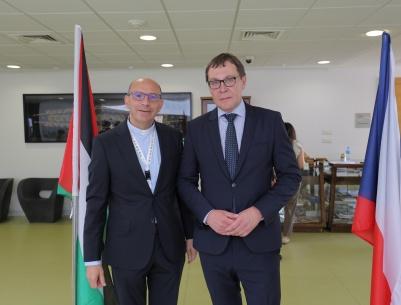 افتتاح معرض فني بعنوان