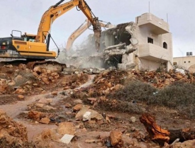 الاحتلال يهدم ثلاثة منازل مأهولة في تجمع قرى غرب يطا جنوب الخليل