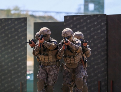 تركيا تعتقل 110 مشتبها بهم في حملة ضد تنظيم 