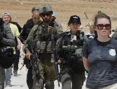 الاحتلال يعتقل أربعة متضامنين أجانب من المغير شرق رام الله