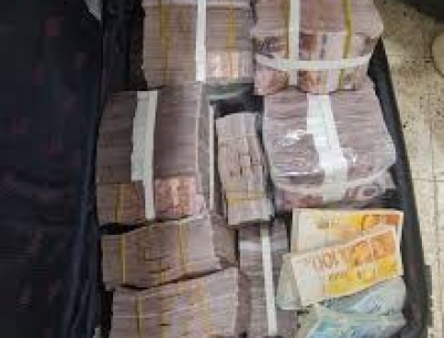 الاحتلال يعلن إحباط محاولة تهريب 12 مليون شيكل عبر جسر 