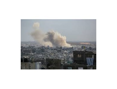 إصابة مواطن برصاص الاحتلال وتجدد القصف وإطلاق النار في أنحاء متفرقة من قطاع غزة