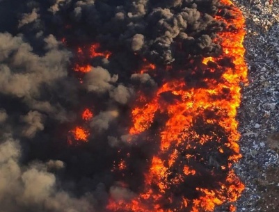 حريق يلتهم مناطق جبلية جنوب الخليل