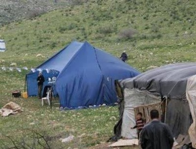 مستعمرون ينصبون خيمة في الرشايدة شرق بيت لحم