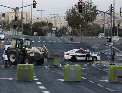 لتأمين حركة المستعمرين: أزمة مرورية خانقة في مدينة القدس بسبب إغلاقات الاحتلال