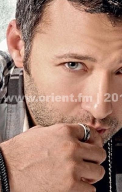 الفنان أحمد فهمي ينجو من حادث مروري مروع