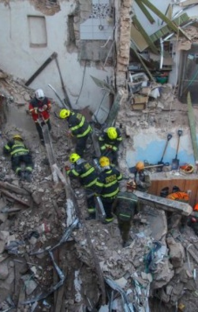 مصرع خمسة فلسطينيين اثر انفجار اسطوانة غاز وانهيار مبنى بمدينة عكا