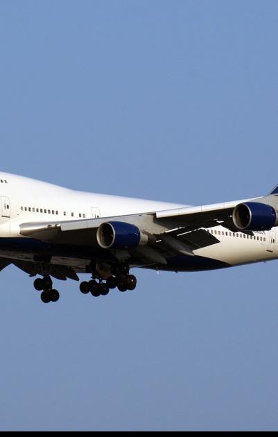 مشاجرة تغير مسار طائرة!