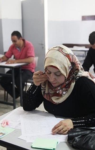 43 ألف خريج بالضفة يتقدمون لامتحان التوظيف