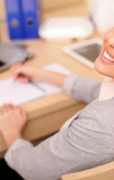 النساء يعملن برواتب عالية ورجالهن بالمنزل لرعاية الأطفال