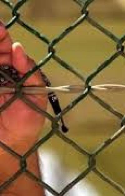 الأسرى المعزولون بـ