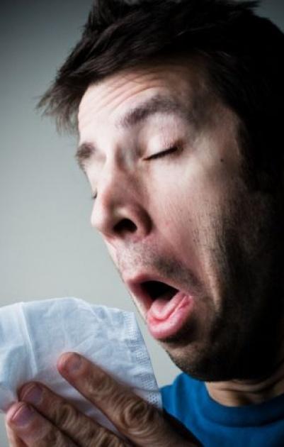 لماذا نعطس عند النظر إلى الضوء؟