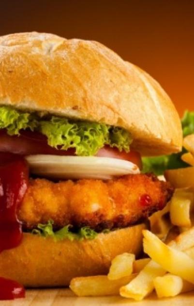 الوجبات السريعة تسبب الاكتئاب!!