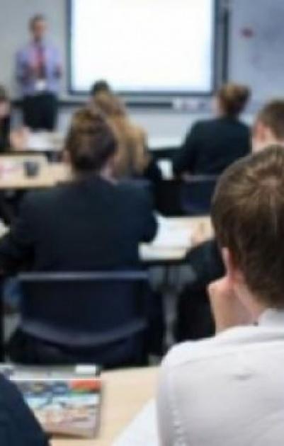 الإندبندنت: العربية هي اللغة التي يجب تعلمها