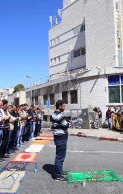 الاحتلال يحرم آلاف المواطنين من أداء صلاة الجمعة في 'الأقصى
