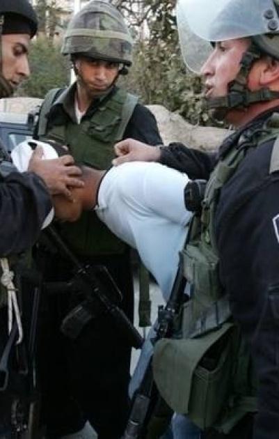 اعتقال عنصريّ أمن فلسطينيين في القدس
